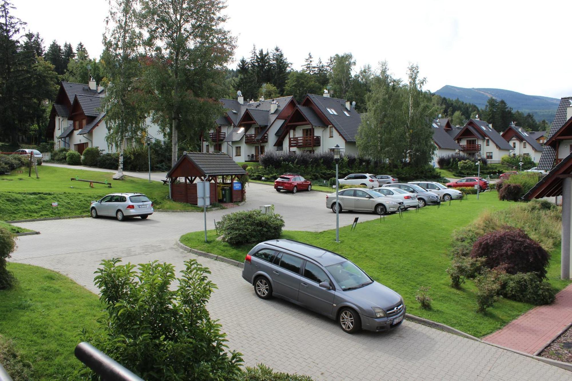 Apartament Bialy Na Osiedlu "Apartamenty Pod Sniezka" Karpacz Exteriör bild